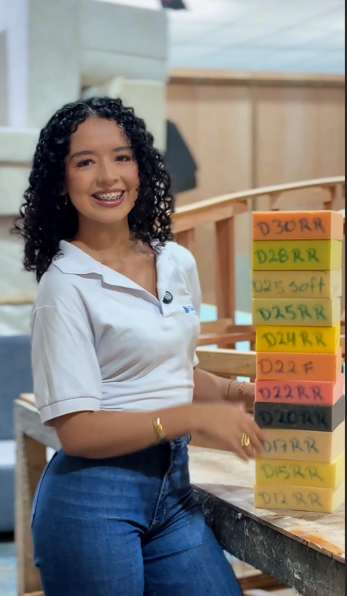 Joven participante en un taller de fabricación de muebles